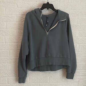 Vuori Resolve half zip hoodie